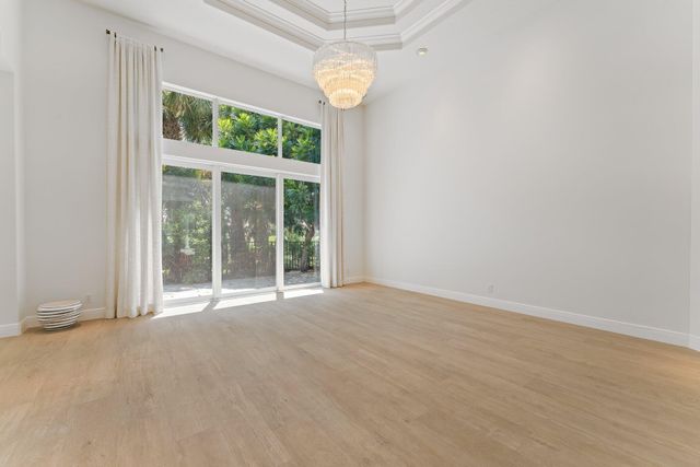 128 Abondance Drive, Palm Beach Gardens, FL 33410