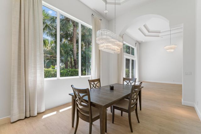 128 Abondance Drive, Palm Beach Gardens, FL 33410