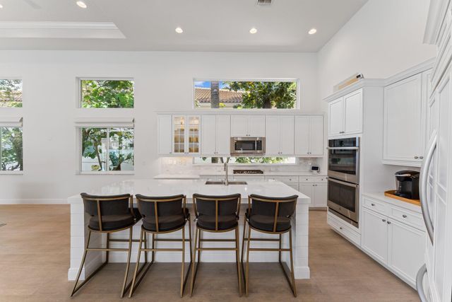 128 Abondance Drive, Palm Beach Gardens, FL 33410