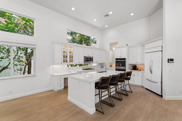 128 Abondance Drive, Palm Beach Gardens, FL 33410