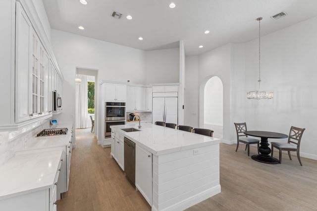 128 Abondance Drive, Palm Beach Gardens, FL 33410