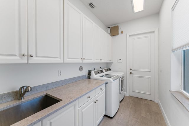 128 Abondance Drive, Palm Beach Gardens, FL 33410