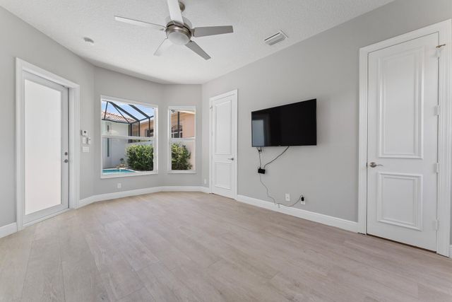 128 Abondance Drive, Palm Beach Gardens, FL 33410