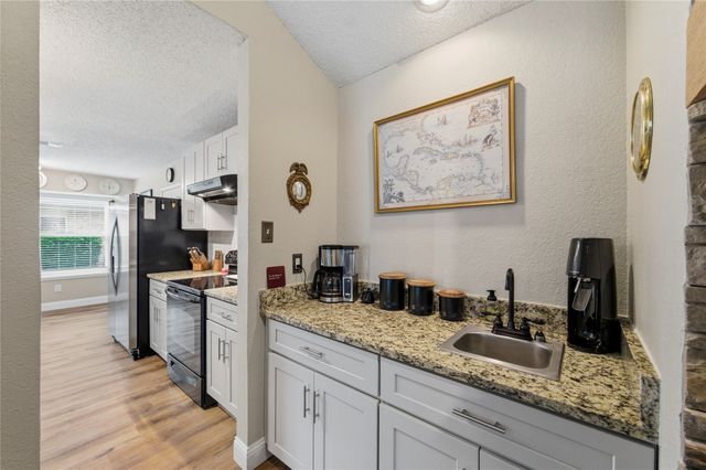 3824 Horizon Drive, Bedford, TX 76021