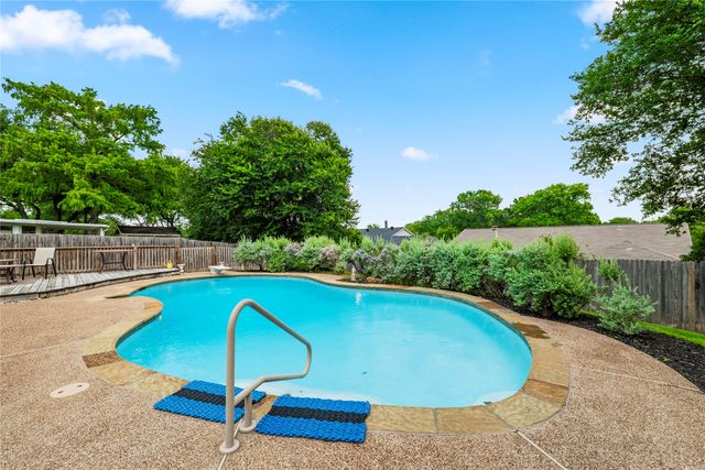 3824 Horizon Drive, Bedford, TX 76021