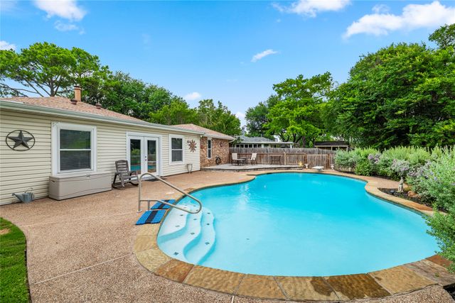 3824 Horizon Drive, Bedford, TX 76021