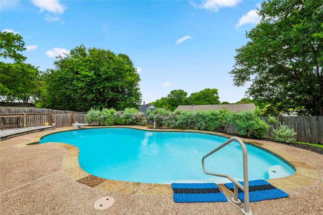 3824 Horizon Drive, Bedford, TX 76021