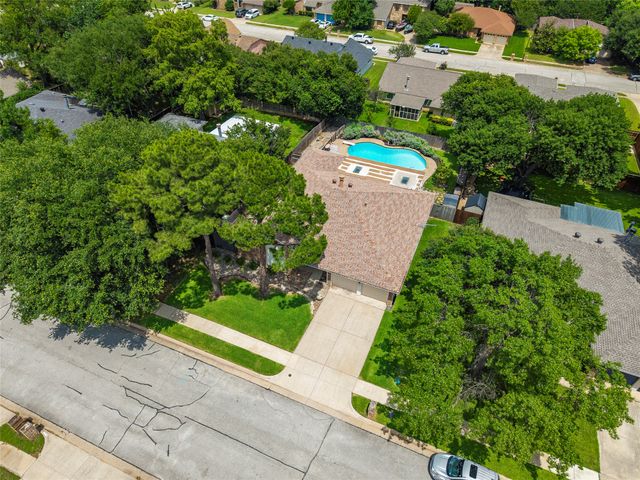 3824 Horizon Drive, Bedford, TX 76021