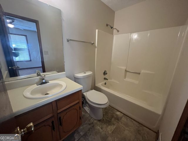 982 Locust Drive NE, Conyers, GA 30012