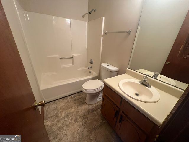 982 Locust Drive NE, Conyers, GA 30012