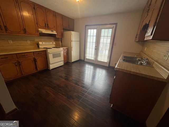 982 Locust Drive NE, Conyers, GA 30012