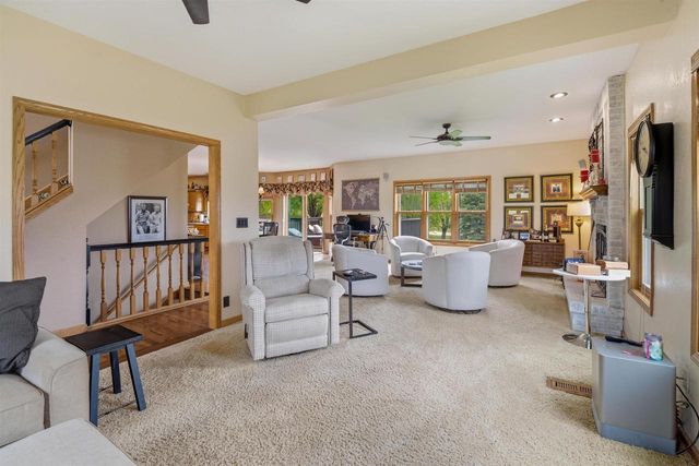 412 LEDGEWOOD DRIVE, Fond Du Lac, WI 54937