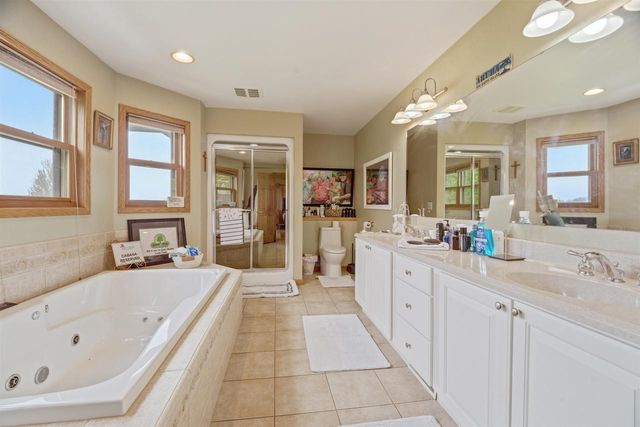 412 LEDGEWOOD DRIVE, Fond Du Lac, WI 54937