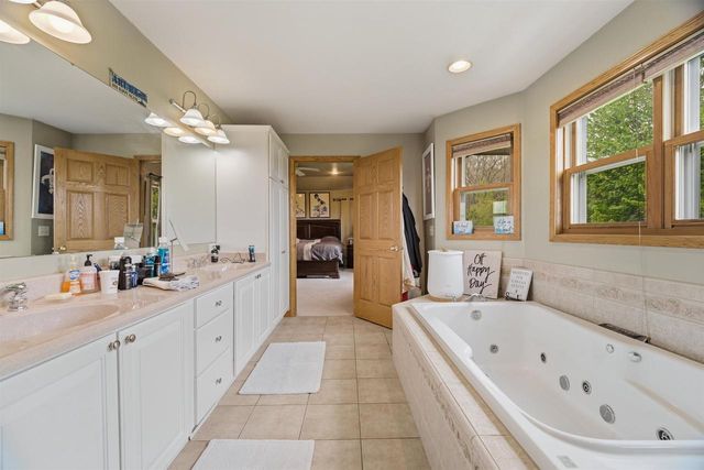 412 LEDGEWOOD DRIVE, Fond Du Lac, WI 54937