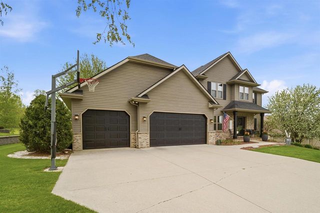 412 LEDGEWOOD DRIVE, Fond Du Lac, WI 54937