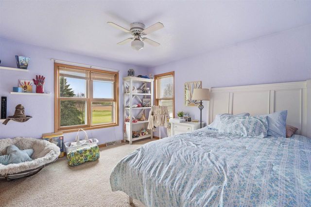 412 LEDGEWOOD DRIVE, Fond Du Lac, WI 54937