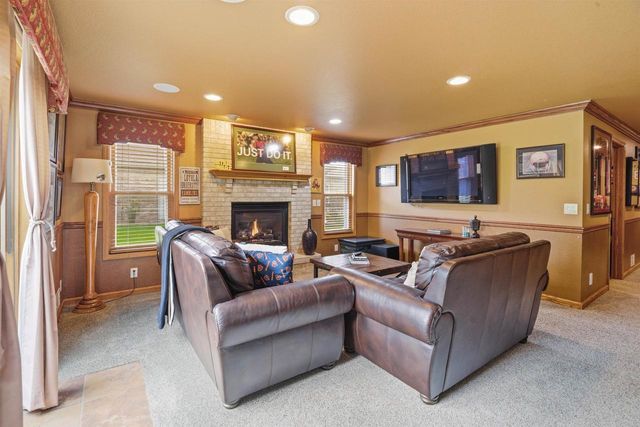 412 LEDGEWOOD DRIVE, Fond Du Lac, WI 54937