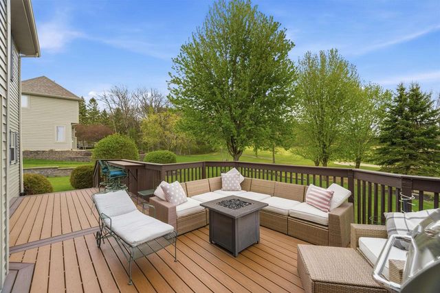 412 LEDGEWOOD DRIVE, Fond Du Lac, WI 54937