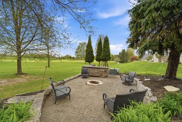 412 LEDGEWOOD DRIVE, Fond Du Lac, WI 54937