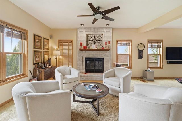 412 LEDGEWOOD DRIVE, Fond Du Lac, WI 54937