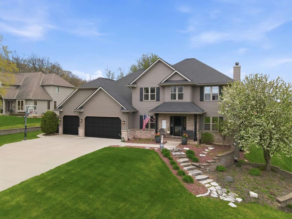 412 LEDGEWOOD DRIVE, Fond Du Lac, WI 54937