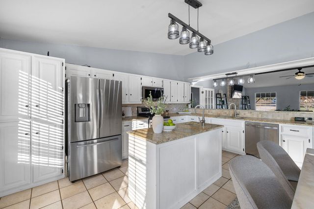 300 County Road 290, Leander, TX 78641