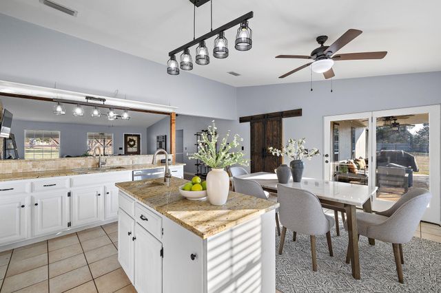 300 County Road 290, Leander, TX 78641