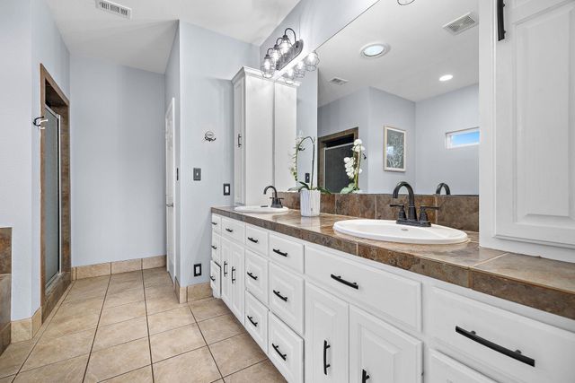 300 County Road 290, Leander, TX 78641