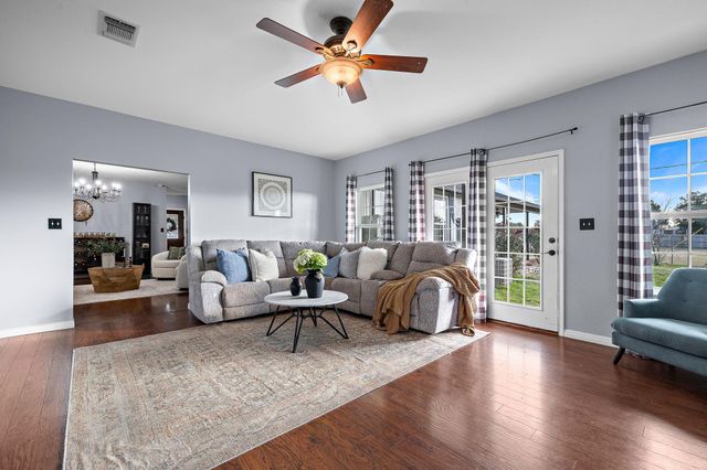 300 County Road 290, Leander, TX 78641