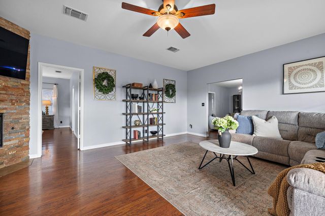 300 County Road 290, Leander, TX 78641