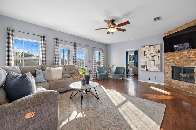 300 County Road 290, Leander, TX 78641