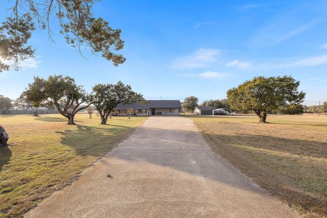 300 County Road 290, Leander, TX 78641