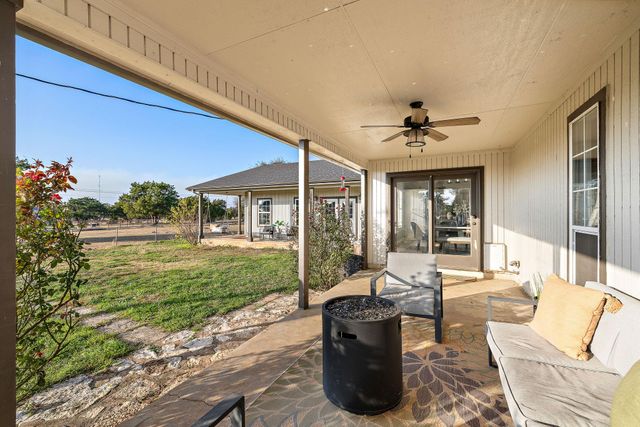 300 County Road 290, Leander, TX 78641