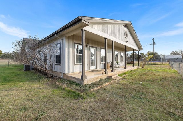 300 County Road 290, Leander, TX 78641