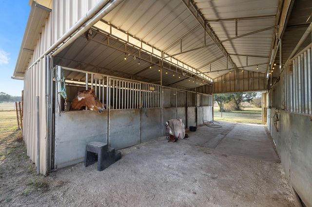 300 County Road 290, Leander, TX 78641