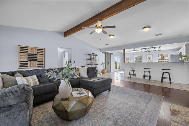 300 County Road 290, Leander, TX 78641