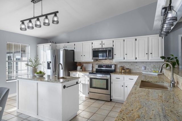 300 County Road 290, Leander, TX 78641