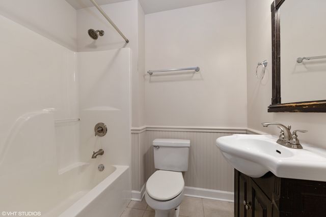 1127 Hannah Avenue A, Forest Park, IL 60130