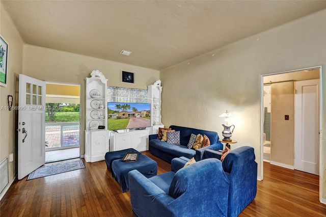 1340 Jackson St, Hollywood, FL 33019