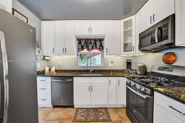 1340 Jackson St, Hollywood, FL 33019