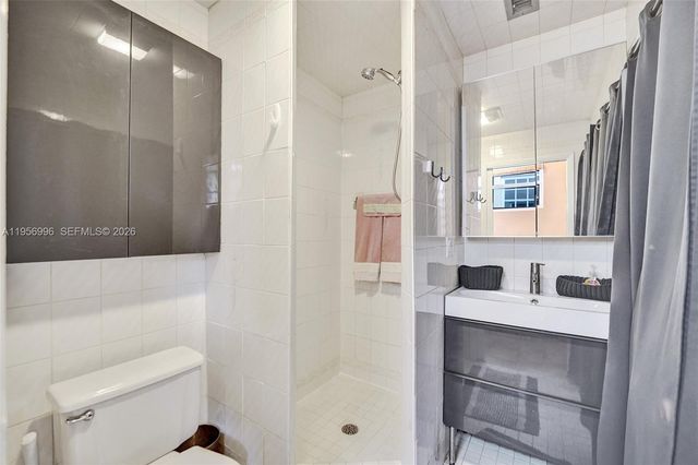 1340 Jackson St, Hollywood, FL 33019