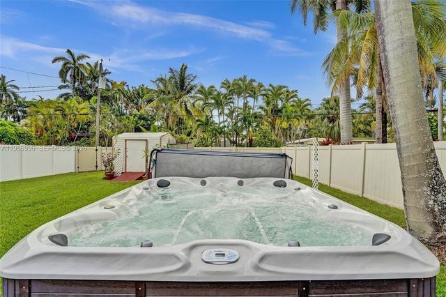 1340 Jackson St, Hollywood, FL 33019