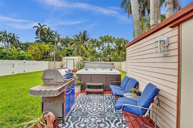 1340 Jackson St, Hollywood, FL 33019