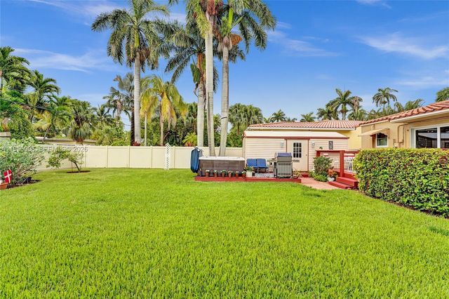 1340 Jackson St, Hollywood, FL 33019