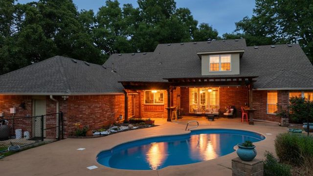 16316 Cobblestone Circle, Choctaw, OK 73020