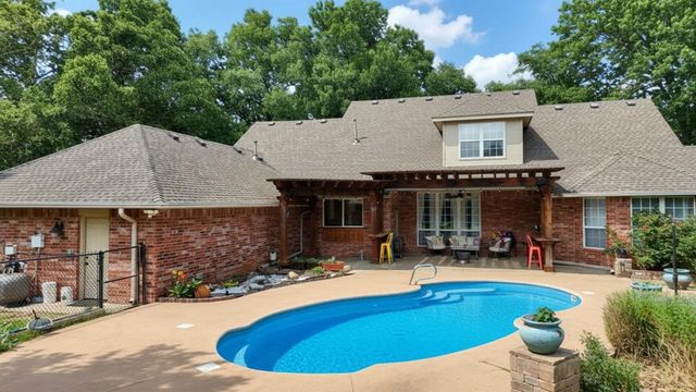16316 Cobblestone Circle, Choctaw, OK 73020