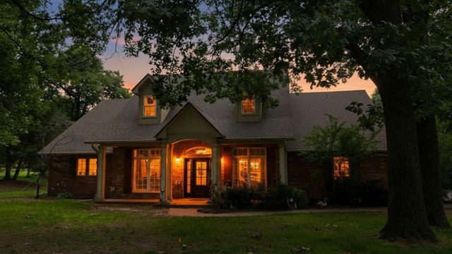 16316 Cobblestone Circle, Choctaw, OK 73020