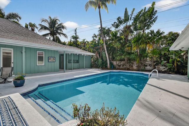 285 Golfview Drive, Tequesta, FL 33469