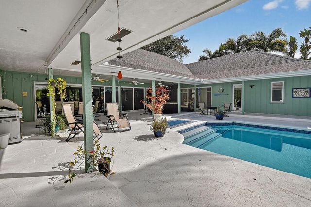 285 Golfview Drive, Tequesta, FL 33469