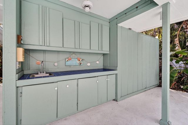 285 Golfview Drive, Tequesta, FL 33469